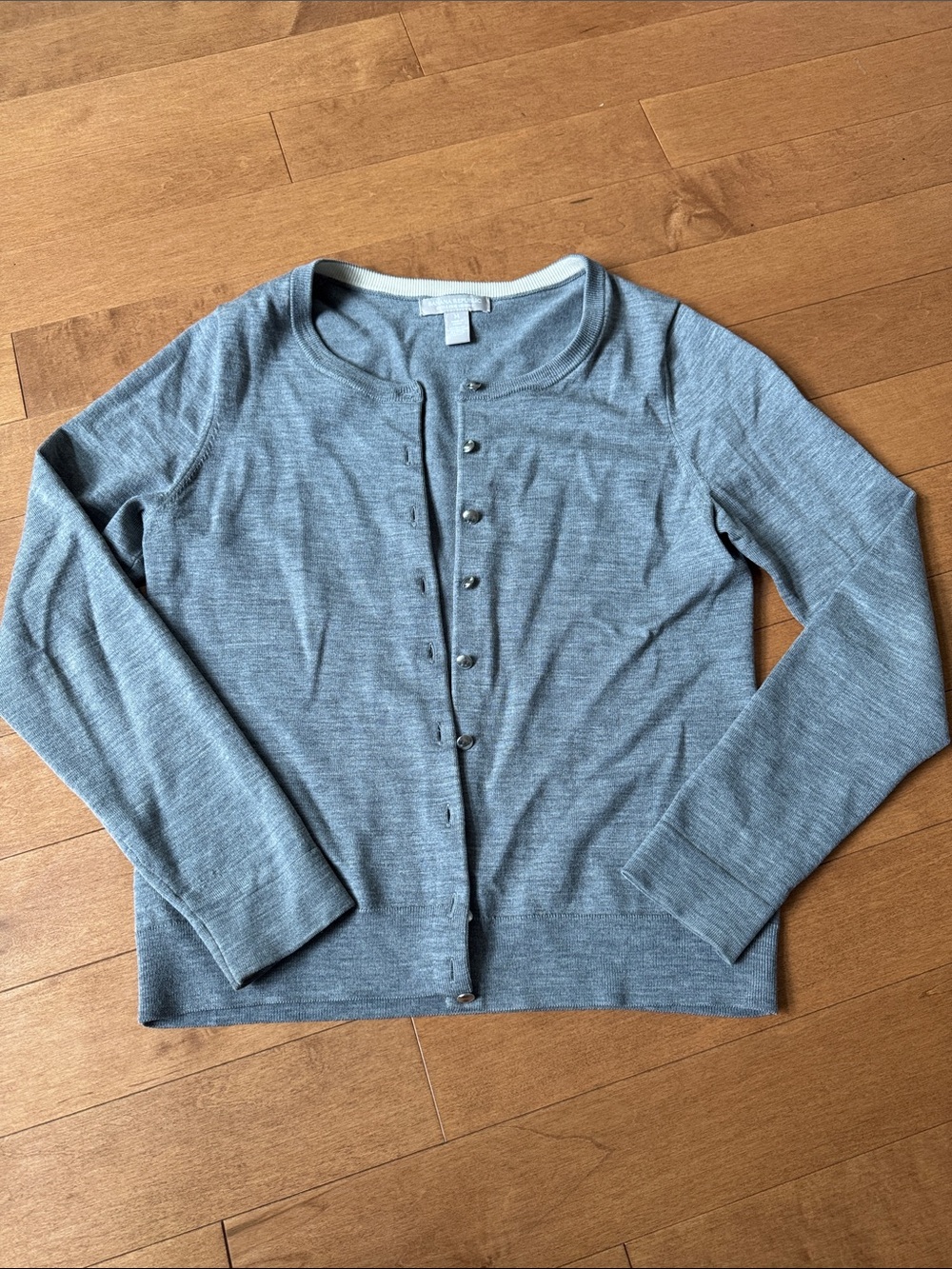 NWOT Banana Republic Merino Wool Light Gray Button-Front Knit Cardigan in M